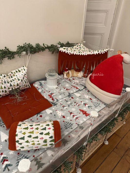 Pigmas set edition limited（Christmas tree pattern), guinea pig forest, hay bag, tunnel, cushions